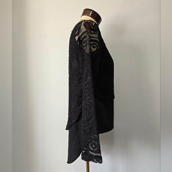 WAGGON PARIS lightweight Lace Overlay Hi-Lo Top. Size Small - Picture 5 of 14